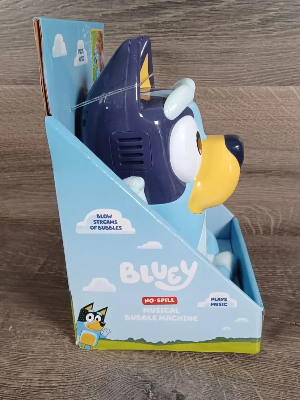 New In Box Bluey No Spill Musical Bubble Machine Plays Music Children's Toy